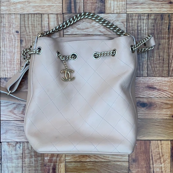 Chanel Nude Diamond Pattern bucket Bag. - Picture 3 of 7